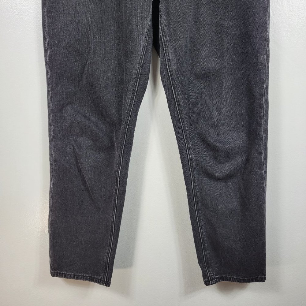 American Eagle  High Rise Mom Regular Denim Jeans - Picture 4 of 11